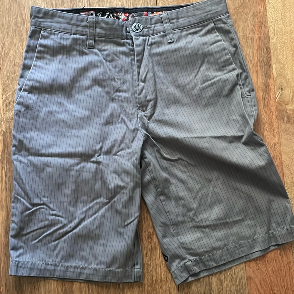 Volcom 10” grey pinstripe short